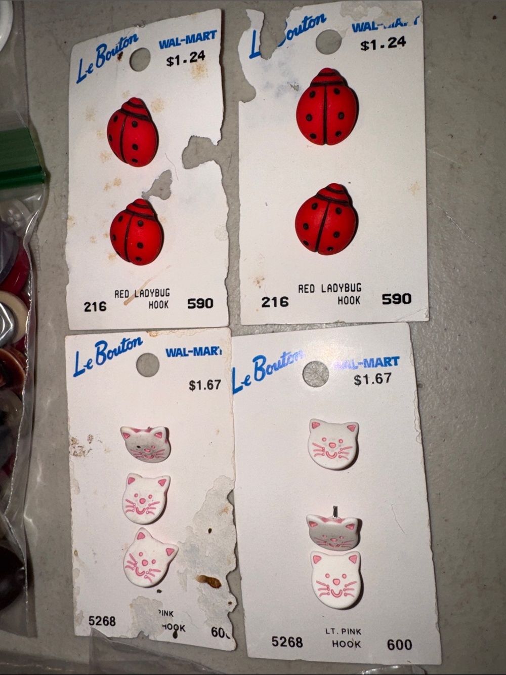BIG Vintage Lot of Assorted Buttons Ladybugs
Cats Floral Brass - Picture 3 of 7